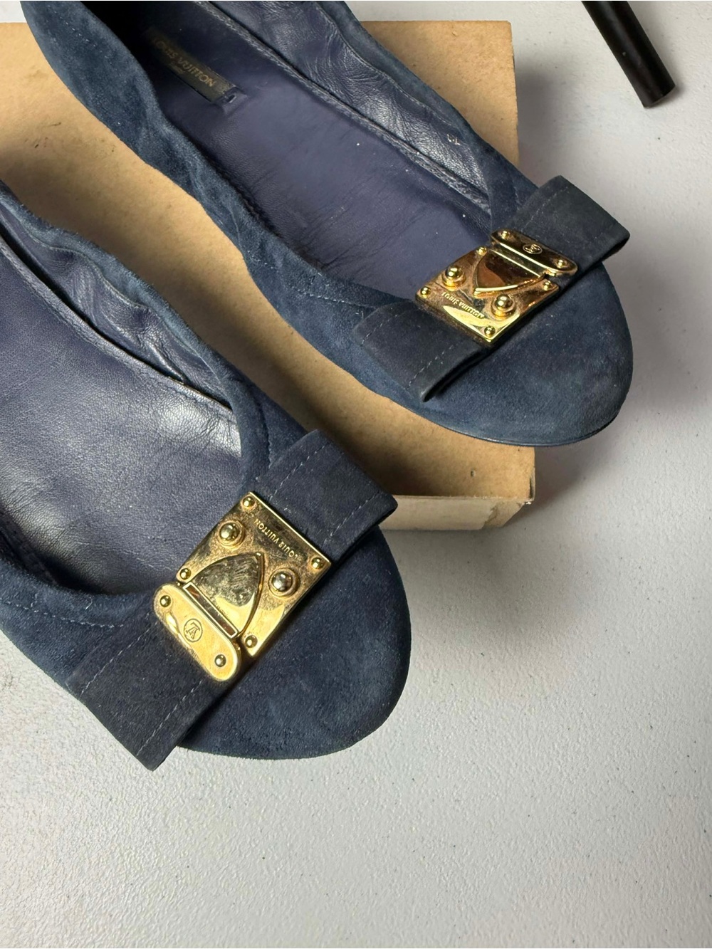 LOUIS VUITTON Moccasin
Loafers Bllerina Flat Europe Sz
39 / US 9 Blue Suede - Picture 12 of 12
